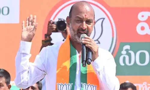 telangana, bandi sanjay, comments,  ponnam prabhakar,