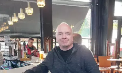 uk, sperm donor,  180 children,   lonely,