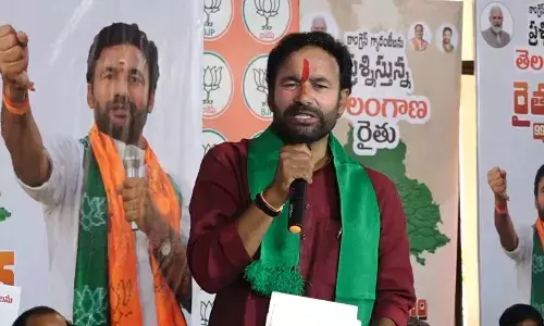 కాంగ్రెస్ ప్రభుత్వానికి వ్యతిరేకంగా నిరసనలకు దిగిన కేంద్ర మంత్రి