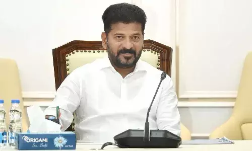 అప్పుడు హామీ ఇచ్చినందుకు.. ఇప్పుడు తెలంగాణ సీఎంకు లెటర్లు