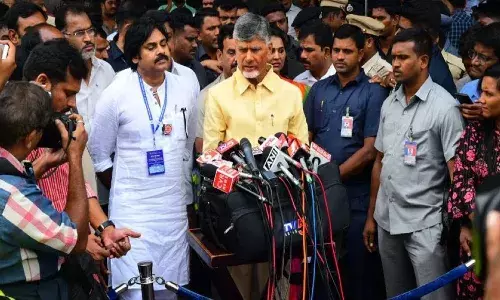 చంద్రబాబు, పవన్ కళ్యాణ్ లపై ఈసీకి ఫిర్యాదు చేసిన వైసీపీ