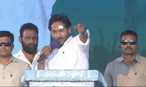 ఇలాంటి దాడులతో నా సంకల్పం చెక్కుచెదరదు : సీఎం జగన్