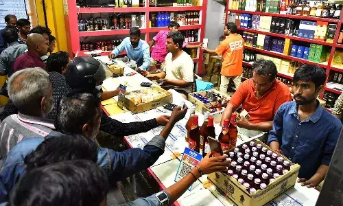 student , liquor shop , Uttar Pradesh
