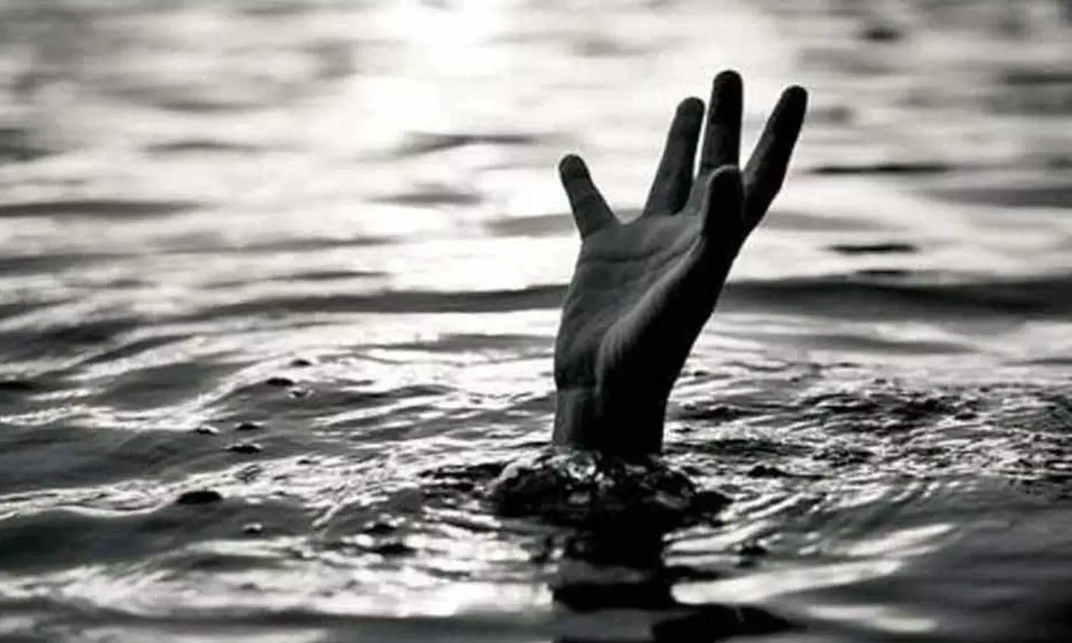 three woman dead,    godavari, andhra pradesh,