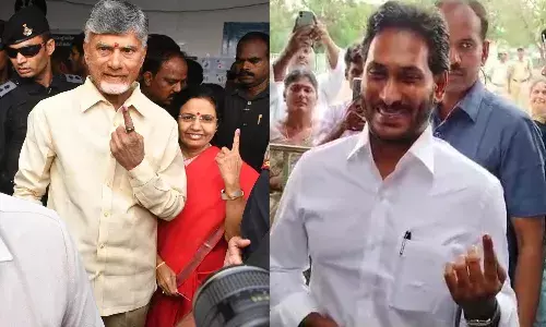 ఓటు హక్కును వినియోగించుకున్న సీఎం జగన్, చంద్రబాబు