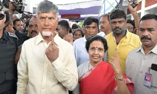 పోలింగ్ ముగిసే వరకూ అక్క‌డే ఉండ‌నున్న చంద్రబాబు..!