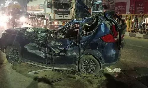 ట్రక్కును ఢీకొట్టిన కారు.. ఆరుగురు దుర్మరణం