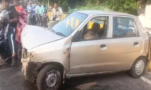 hyderabad, begumpet flyover, road accident, car,