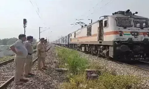 robbery attempt,  train,   Uttarakhand,
