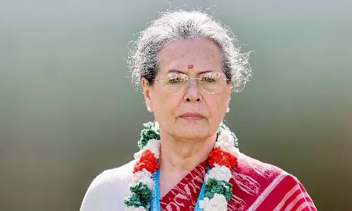 ఆరోజున సోనియా గాంధీని సత్కరించనున్న తెలంగాణ కేబినెట్