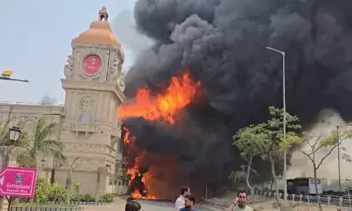 delhi, fire accident, banquet hall,