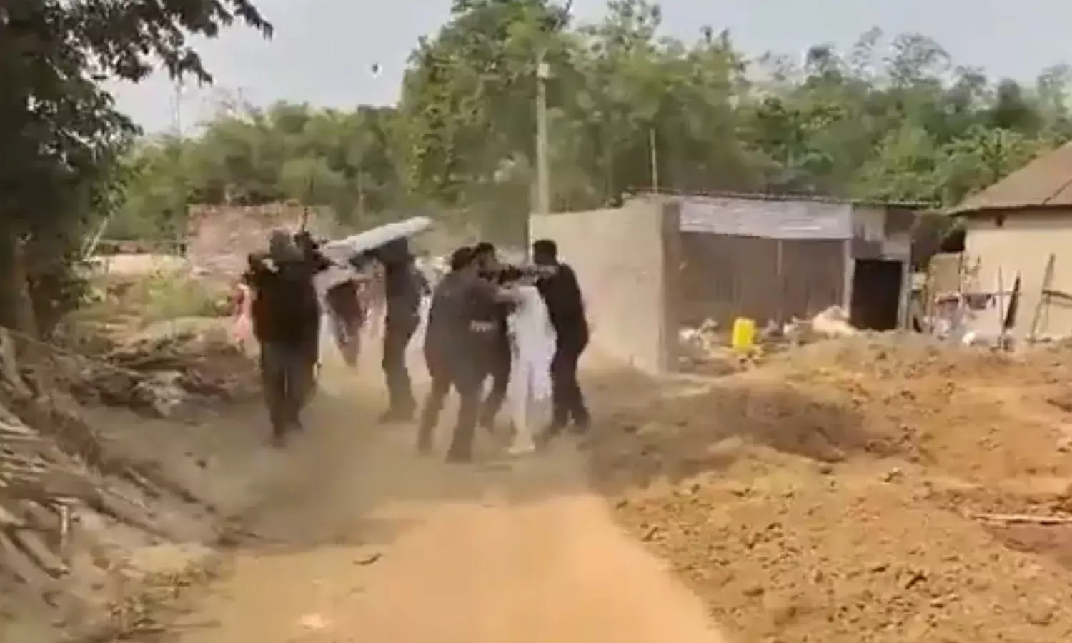 Bengal, lok sabha polling, attack,  bjp mp candidate ,