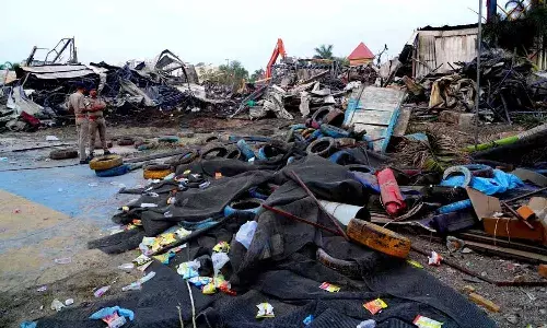 గేమింగ్ జోన్లో అగ్ని ప్రమాదం.. 27 మంది దుర్మరణం