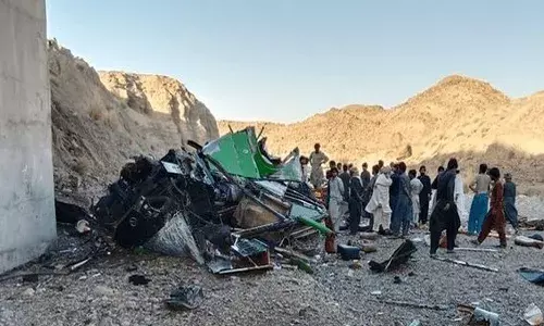 Tragedy,  Pakistan,  Bus accident,  28 people died,