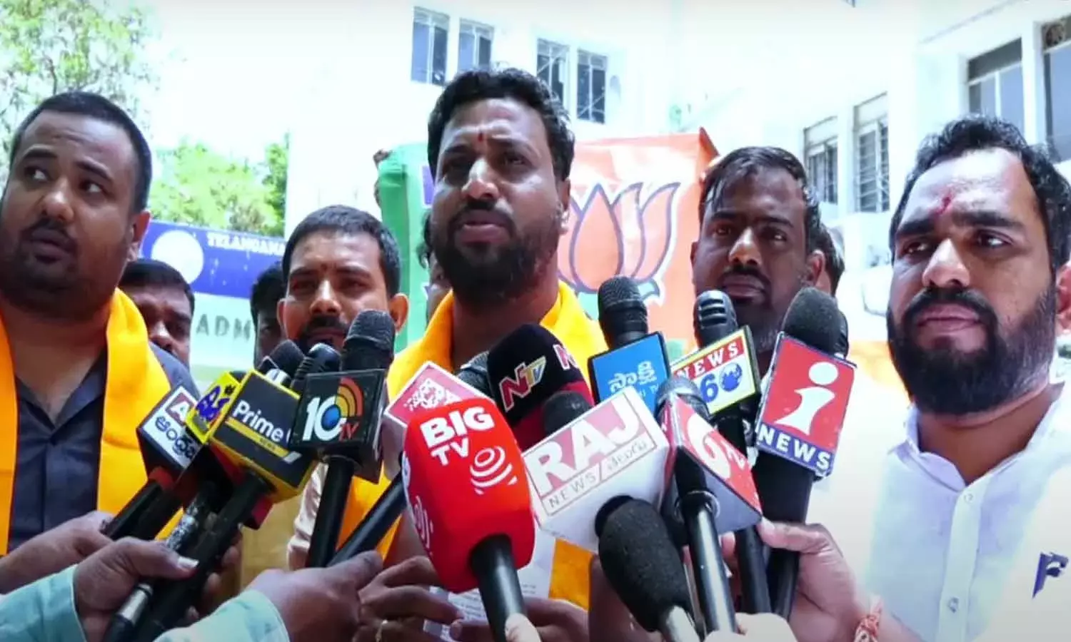ఆ ప్రైవేట్ ఇంజనీరింగ్ కాలేజీలపై చర్యలు తీసుకోవాలి