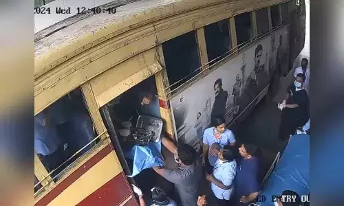 Woman delivers baby, KSRTC bus, Kerala