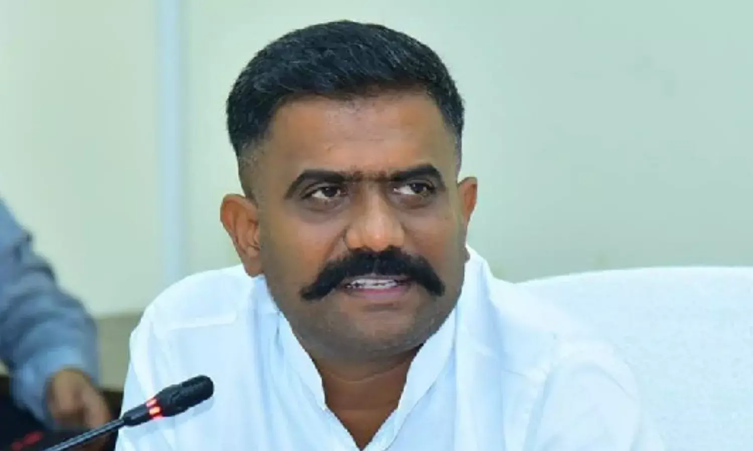 సంచలన వ్యాఖ్యలు చేసిన ధర్మవరం మాజీ ఎమ్మెల్యే కేతిరెడ్డి