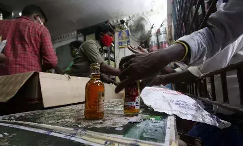 AndhraPradesh, Liquor lovers, liquor, liquor low prices, Wine Shop