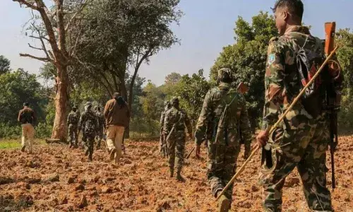 chhattisgarh, encounter, 8 naxals killed,