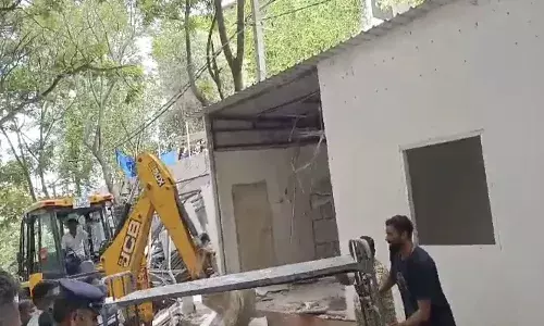 andhra pradesh,  jagan, house, hyderabad, illegal room, demolished,