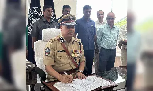 డీజీపీగా బాధ్యతలు స్వీకరించిన ద్వారకా తిరుమలరావు