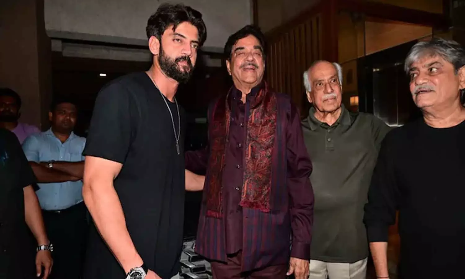 కాబోయే అల్లుడితో ఫోటో.. రూమర్స్ కు చెక్