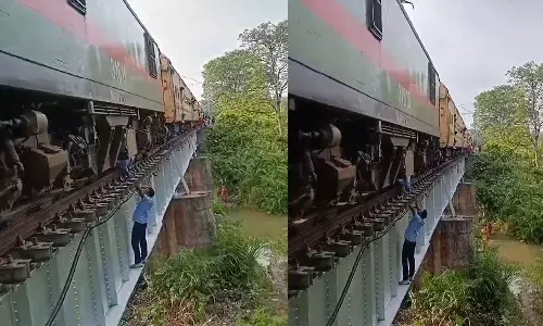 locopilots, Adventure, Repair, train,