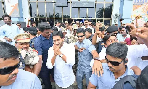 వైఎస్ జగన్ కాన్వాయ్కి తప్పిన ప్రమాదం