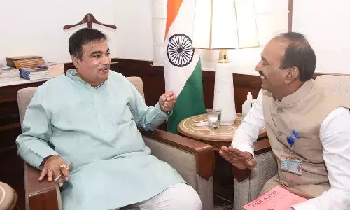 నితిన్ గడ్కరీతో ఈటల భేటీ.. చర్చించిన అంశాలివే..