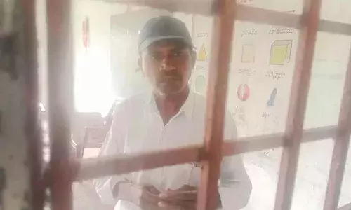 Drunk teacher, Yellandulapadu, school