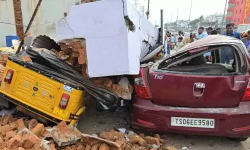 Hyderabad, Truck crash, Mailardevpally