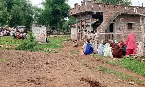 five people, suicide,  madhya Pradesh, same family,