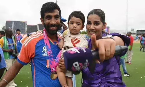 నకిలీ అకౌంట్పై బుమ్రా భార్య ఫైర్..!