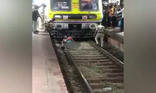 Train, Navi Mumbai, Belapur station,  Central Railway