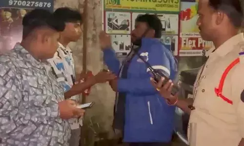 Hyderabad, Moghalpura inspector, thrashing, public