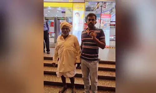 Elderly man, Bengaluru mall, dhoti, Karnataka