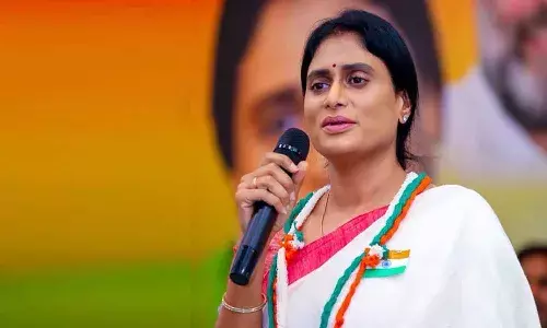 ఏపీ సీఎం ఢిల్లీ టూర్ పై వైఎస్ షర్మిల సెటైర్లు