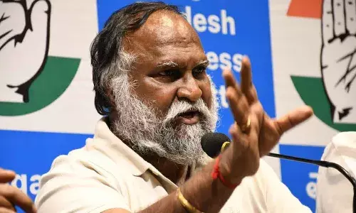 రైతుల పేరుతో సినిమా తీసి చిరంజీవి కోట్లు సంపాదించారు.. పవన్కు ఆయన ఆ విషయం ఎందుకు చెప్పలేదు.?