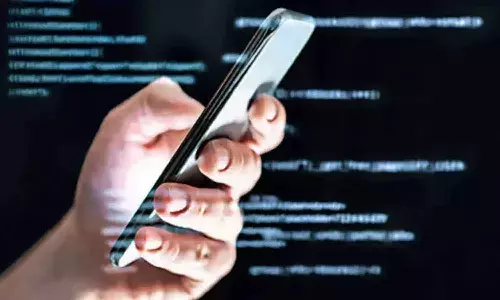 100 మందికి పైగా కాల్ డేటాను సేక‌రించిన 60 ఏళ్ల డిటెక్టివ్..!