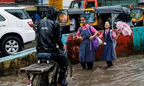 delhi, heavy rain, schools closed,