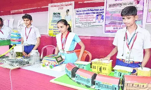 inspire award, school students, central govt, rs.10000,