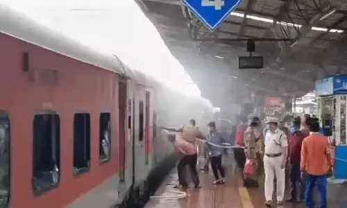 Visakhapatnam, fire accident,  railway station,