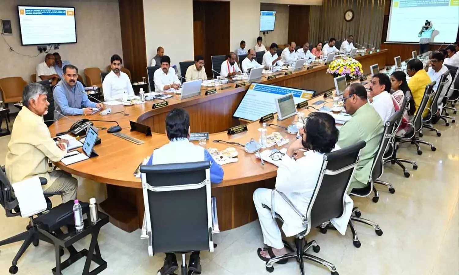 ఏపీ కేబినెట్ భేటీ.. ఆ నిర్ణయమే సంచలనం..!