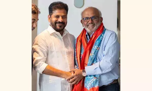 శంతను నారాయణ్‌తో తెలంగాణ సీఎం భేటీ