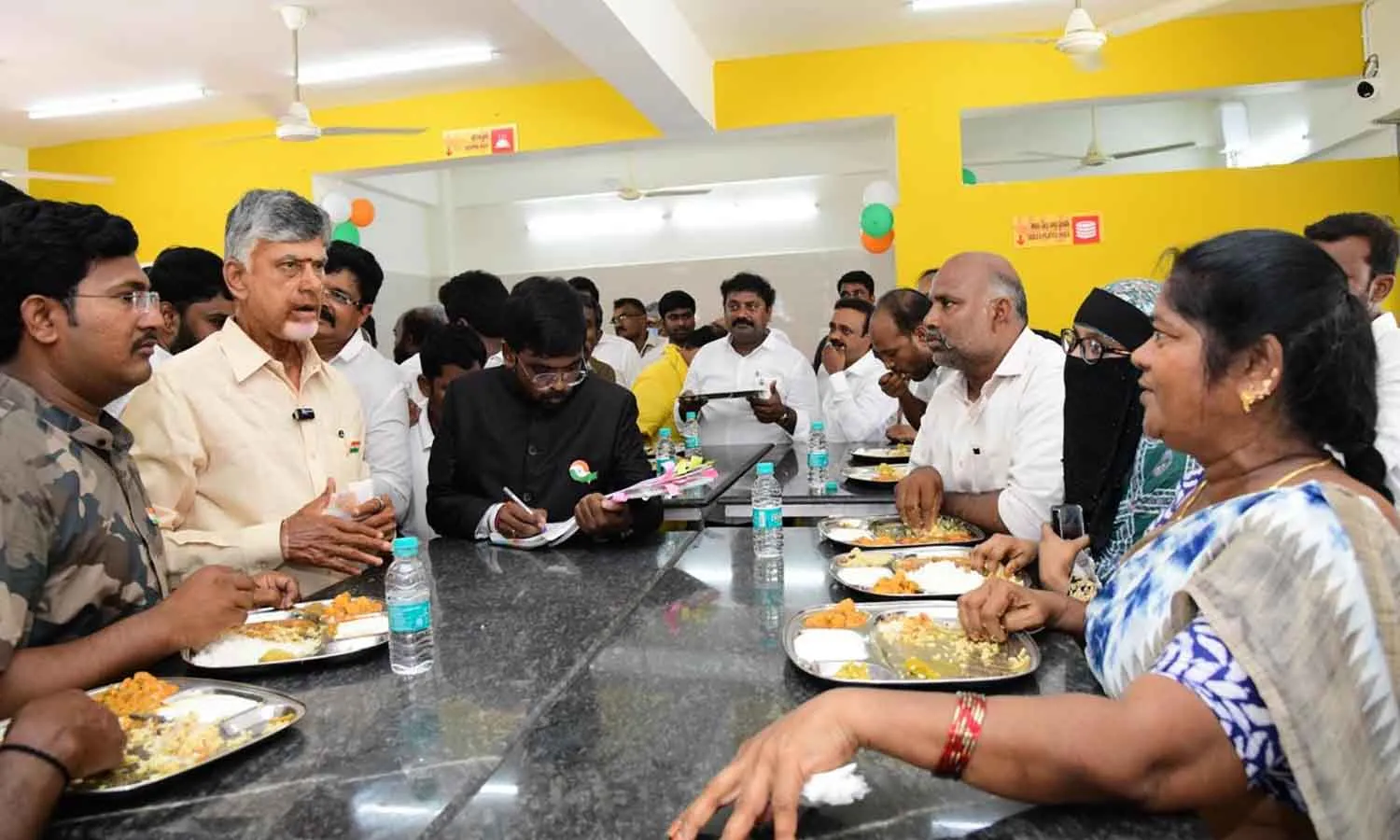 పేరుమార్చుకుని అన్నం పెట్టాలన్నా పట్టించుకోలేదు : చంద్రబాబు