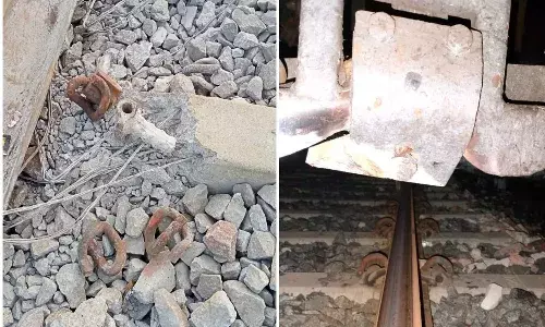 Sabarmati Express, hit,  rock,  derailed, uttar pradesh