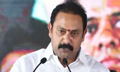 వైసీపీకి రాజీనామా చేసిన మాజీమంత్రి.. పార్టీ కార్యాలయం షెడ్లను కూడా కూల్చేశారు