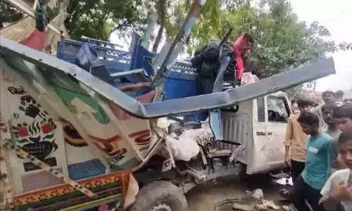 bus tempo collision, Uttar Pradesh, Bulandshahr