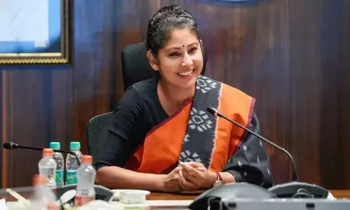 smita sabharwal, bumper offer, one idea,  one lakh rupees,