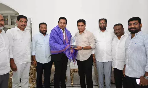కేటీఆర్ను ప్రశంసించిన శ్రీలంక మంత్రి